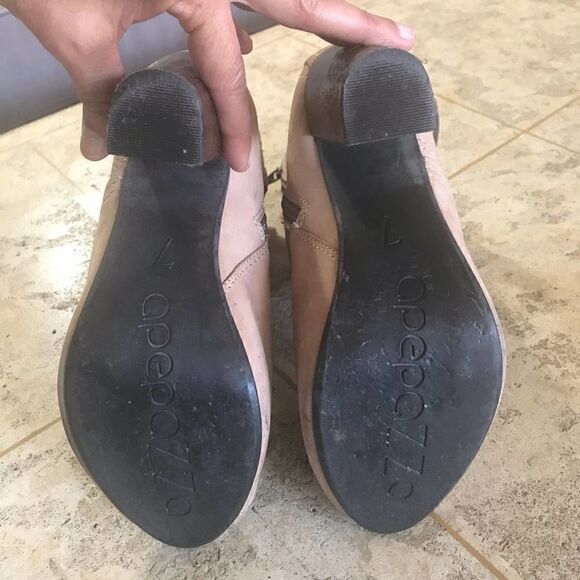 APEPAZZA Suede Combat Bootie| APEPAZZA Tan Leather Peep Toe Combat Boot | Size 7 - Picture 7 of 11